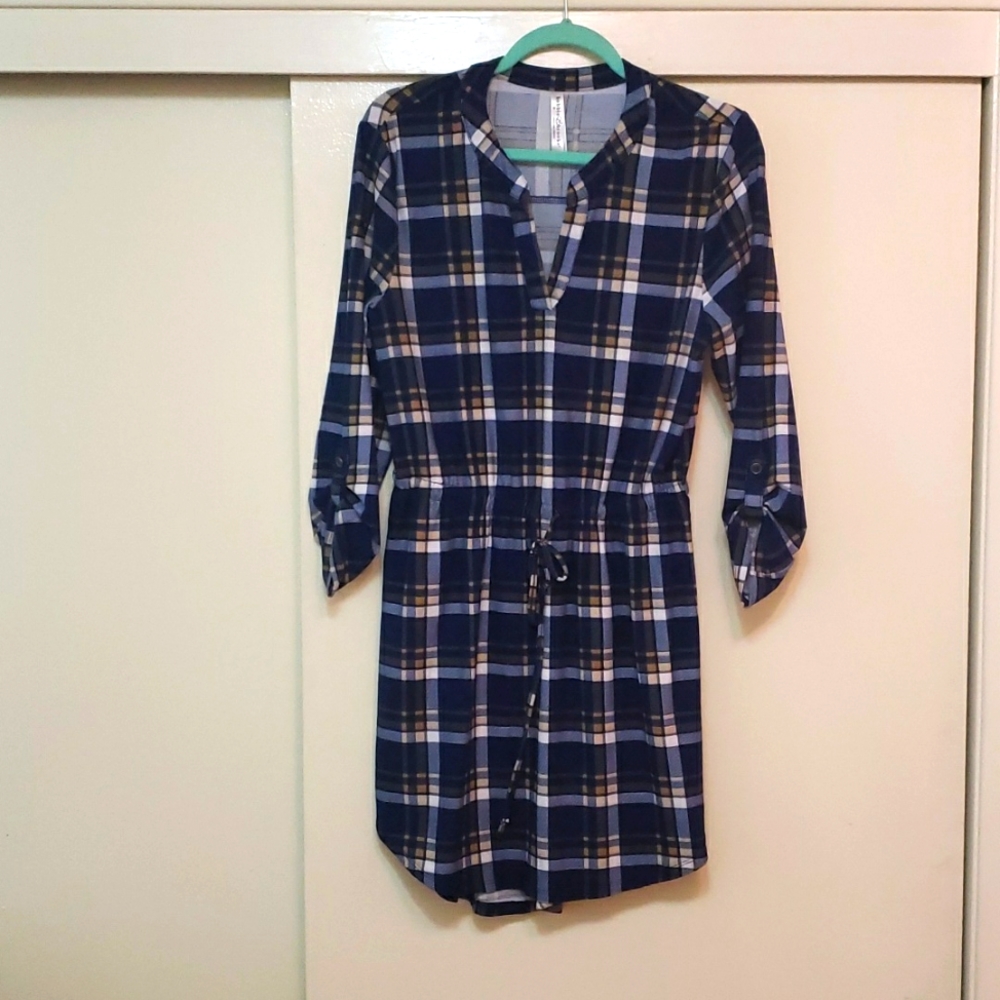 Size M plaid print top/dress.  Buttery soft material!!